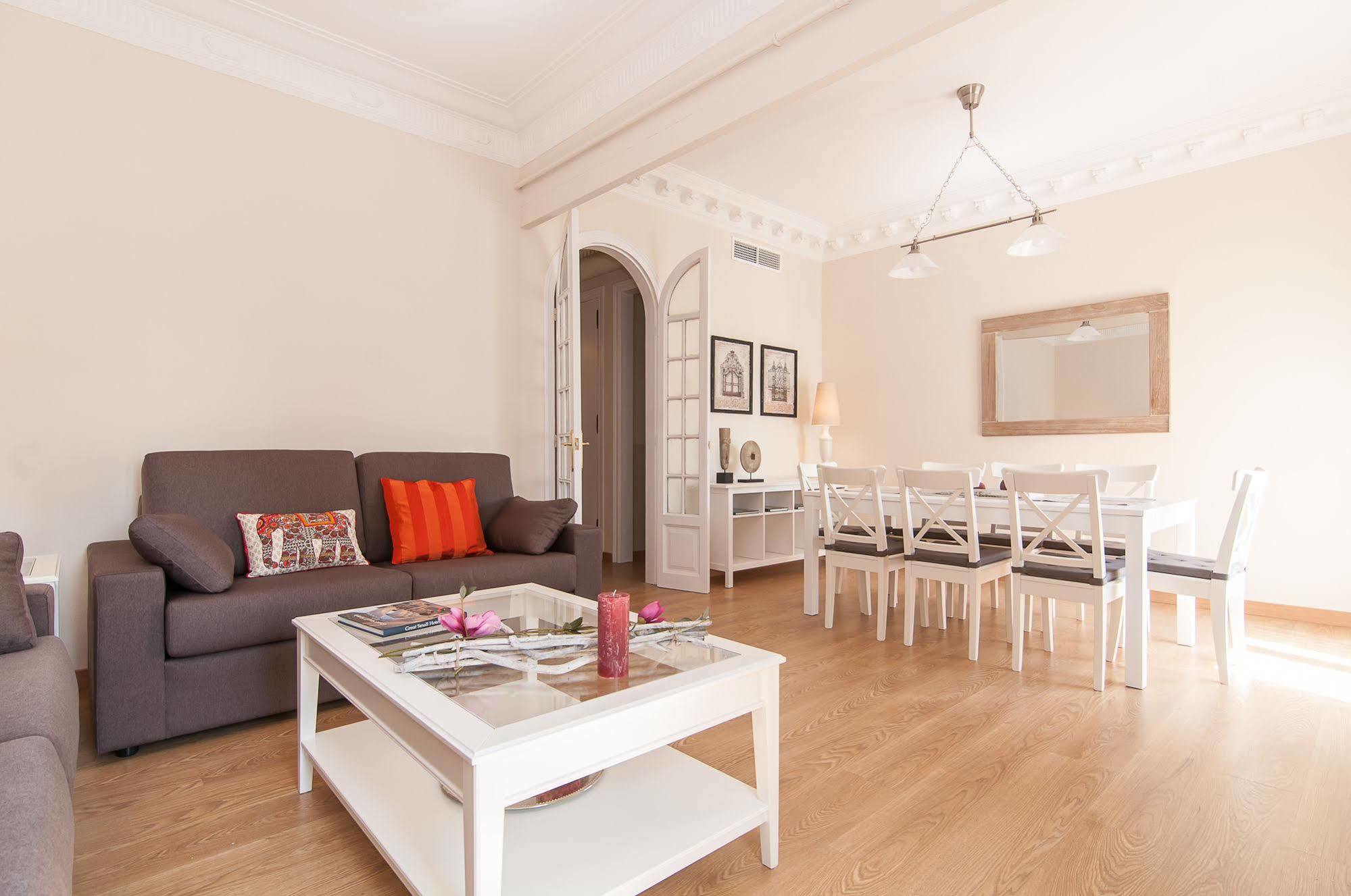 Trivao Passeig De Gracia Apartment